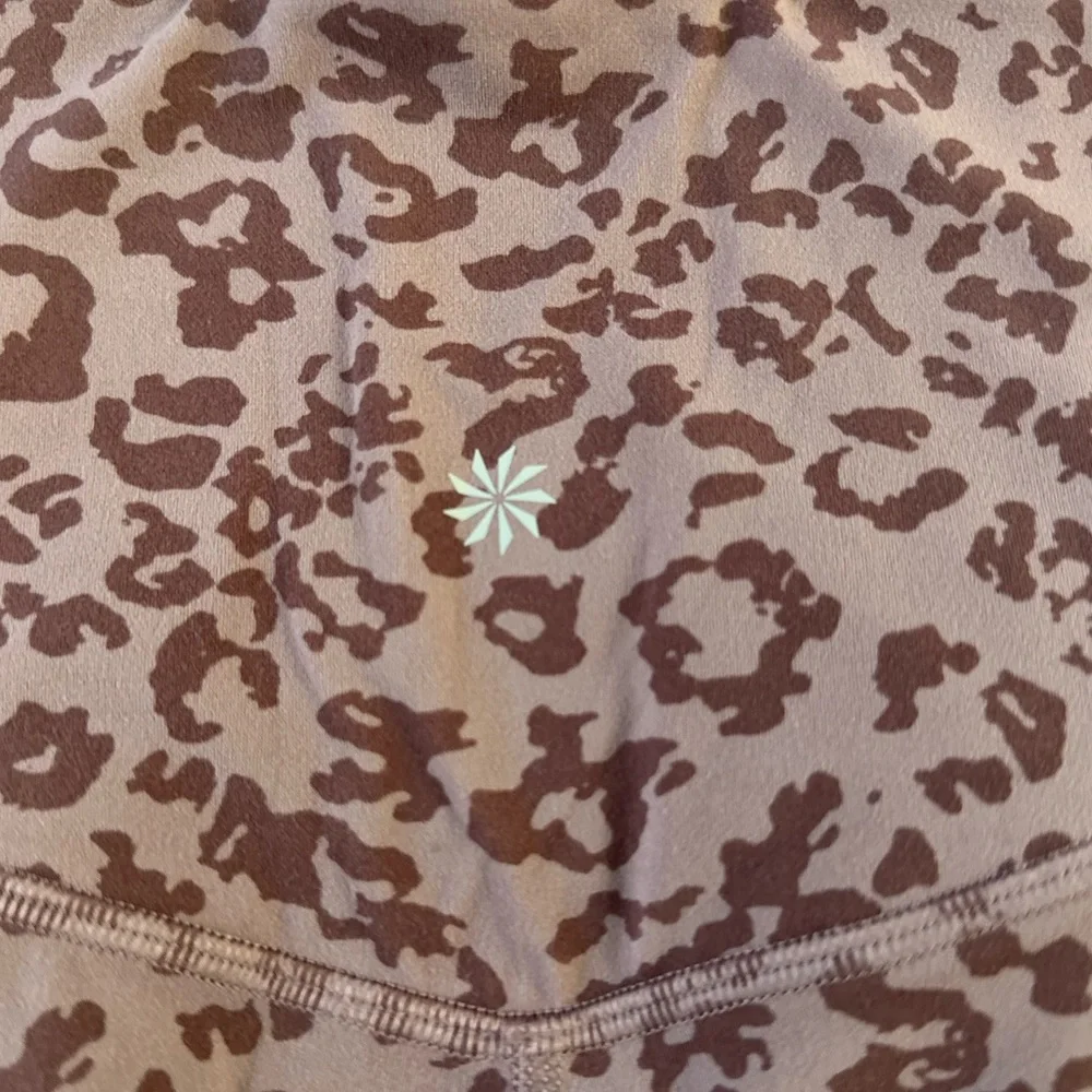 Athleta Elation Ultra High Rise Leggings Size XS Leopard Print - Picture 4 of 9